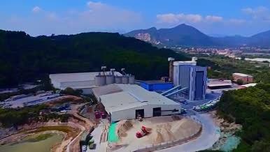 工厂工业建筑施工现场航拍大景视频的预览图
